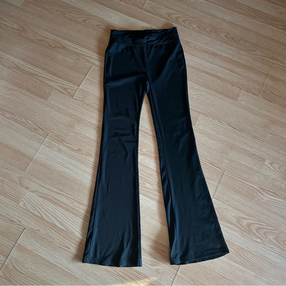 SHEIN Black Light Ribbed Flare Leg Pants Small